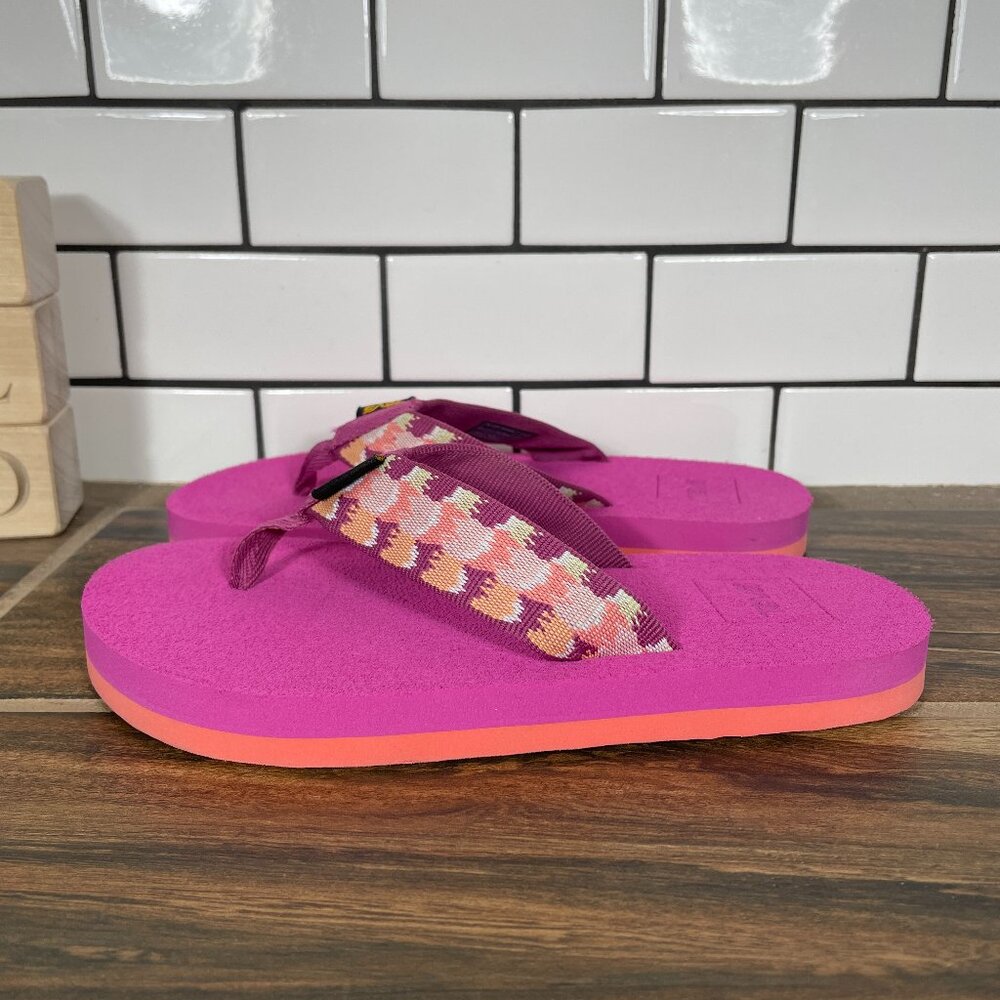 Teva Mush II Little Girls Size 1 Shoes Rhia Pink Orange Flip Flop Thong Sandals